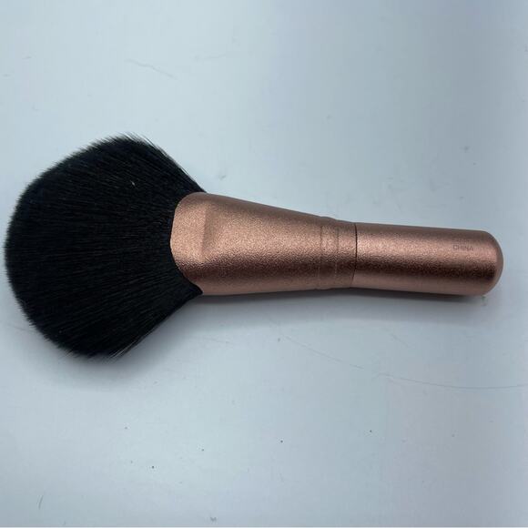 MAC 140Ses Rose Gold Glitter Bronzer Brush Limited Edition Holiday Set - Picture 6 of 6